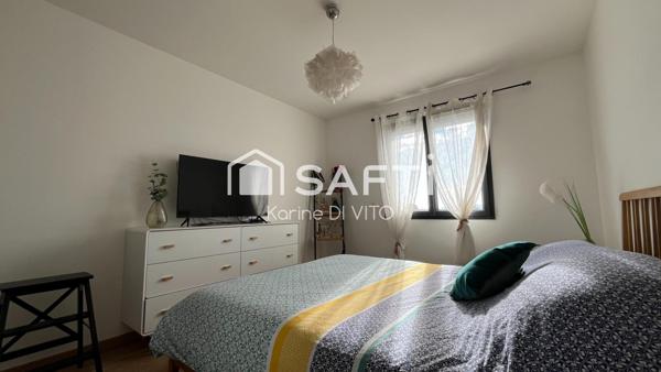 Villa récente - vue dégagée - terrain piscinable - garage et stationnements