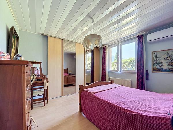 Villa familiale vue lac 7 pièces de 216 m² avec appartement indépendant et piscine à Aix-les-Bains
