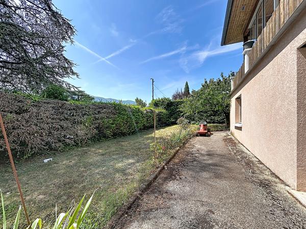 Villa familiale vue lac 7 pièces de 216 m² avec appartement indépendant et piscine à Aix-les-Bains