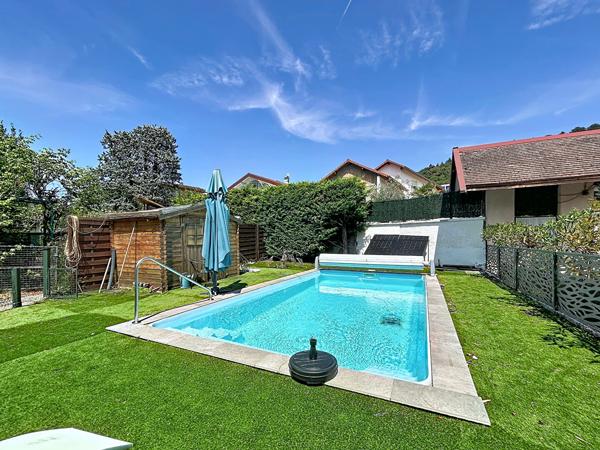 Villa familiale vue lac 7 pièces de 216 m² avec appartement indépendant et piscine à Aix-les-Bains
