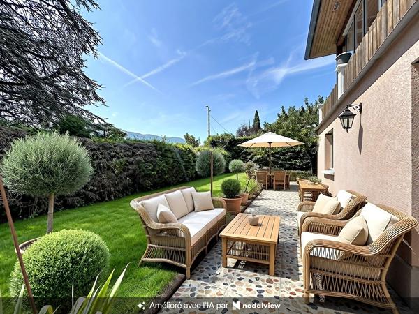 Villa familiale vue lac 7 pièces de 216 m² avec appartement indépendant et piscine à Aix-les-Bains