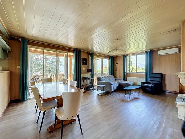 Villa familiale vue lac 7 pièces de 216 m² avec appartement indépendant et piscine à Aix-les-Bains