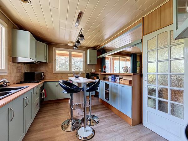 Villa familiale vue lac 7 pièces de 216 m² avec appartement indépendant et piscine à Aix-les-Bains
