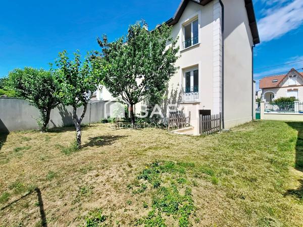 Maison familiale - beaux volumes - Combles aménageables et sous sol total