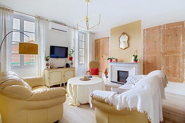 A VENDRE EN EXCLUSIVITÉ DRAGUIGNAN SUPERBE APPARTEMENT T3 SPACIEUX de 100 m² en centre ville