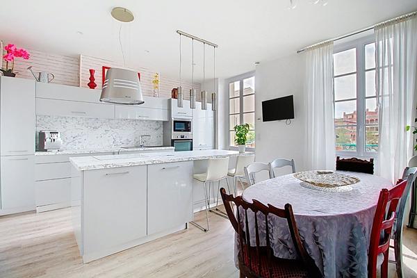 A VENDRE EN EXCLUSIVITÉ DRAGUIGNAN SUPERBE APPARTEMENT T3 SPACIEUX de 100 m² en centre ville