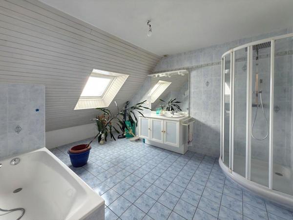 Maison 7 pièce(s) 160 m2 4 chambres et un bureau 56470 Saint-Philibert