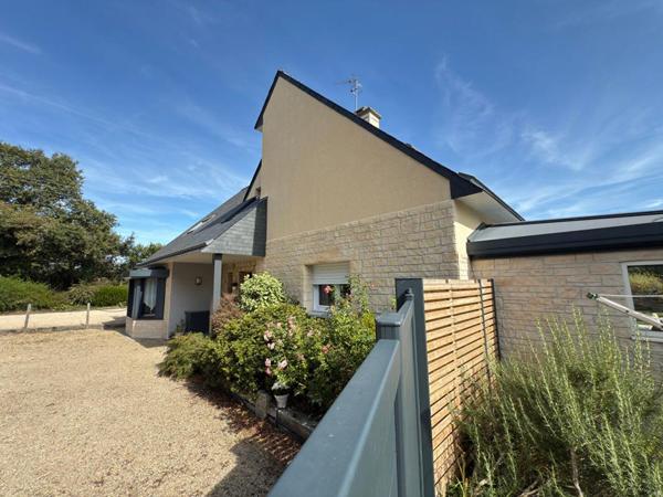 Maison 7 pièce(s) 160 m2 4 chambres et un bureau 56470 Saint-Philibert