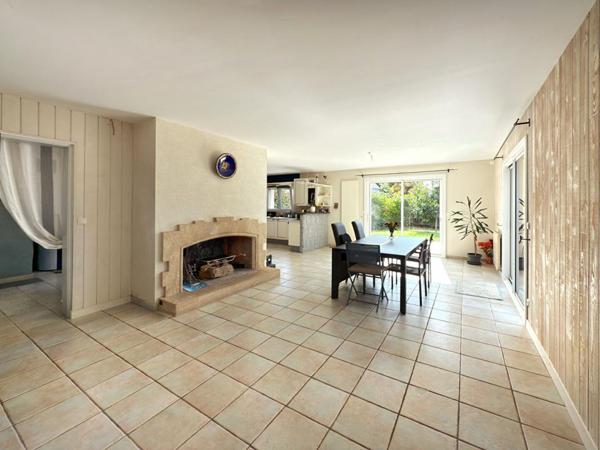 Maison 7 pièce(s) 160 m2 4 chambres et un bureau 56470 Saint-Philibert