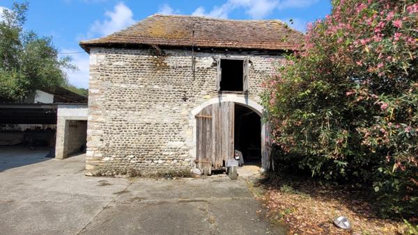 Véritable béarnaise avec 6 chambres sur Terrain clôturé de 5000m2