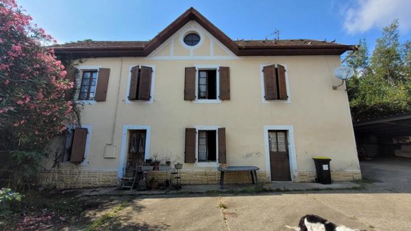 Véritable béarnaise avec 6 chambres sur Terrain clôturé de 5000m2