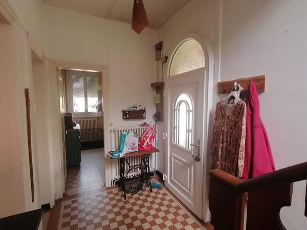 Blaye Les Mines, maison de type 4 de 94m².