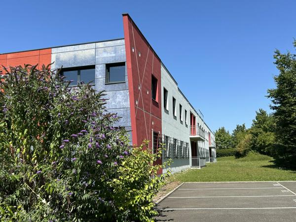 BUREAUX à VENDRE de 196 m²