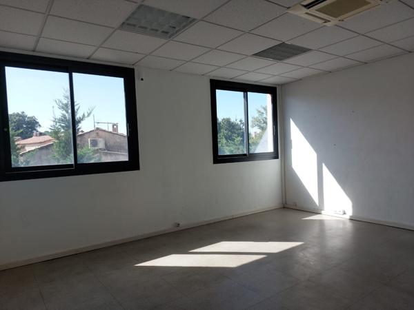 Bureaux à louer avec parking à proximité de l'Avenue 83 - La Valette du Var