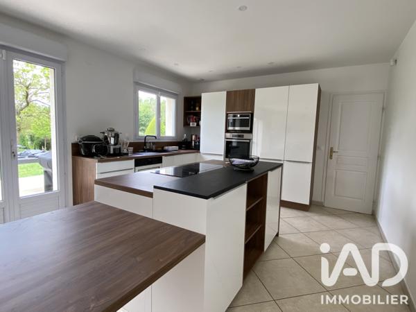 Maison à vendre 8 pièces 200 m² La Celle-sur-Morin