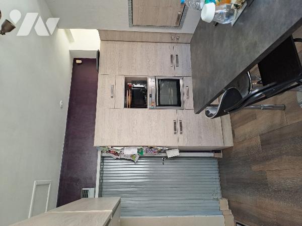 Maison de Charme  : salon, cuisine, SAM, entrée, dressing, WC+lavabo, 6 chambres, bureau
Dépendance