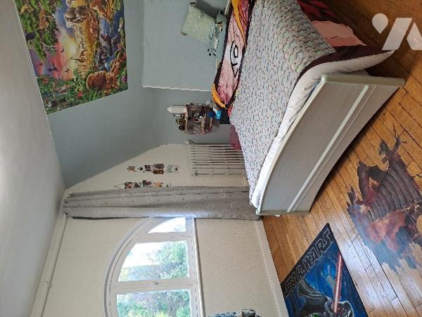 Maison de Charme  : salon, cuisine, SAM, entrée, dressing, WC+lavabo, 6 chambres, bureau
Dépendance