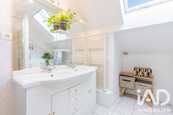 Maison à vendre 5 pièces 122 m² Paray-Vieille-Poste