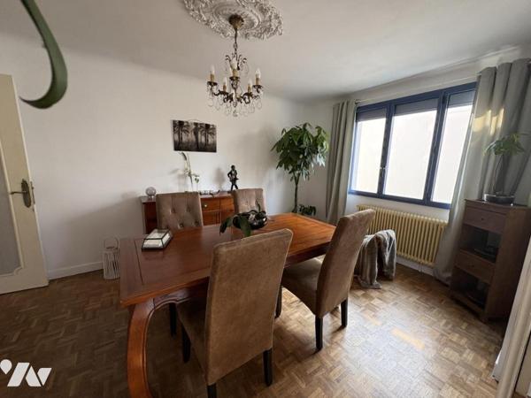 NIORT QUARTIER SOUCHE, pavillon sur sous-sol de 174 m² 