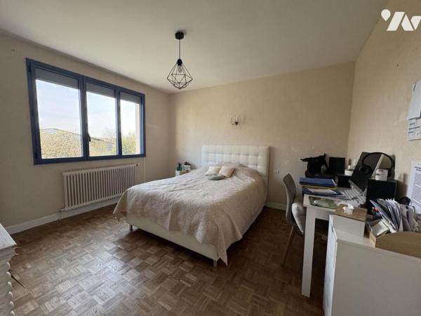 NIORT QUARTIER SOUCHE, pavillon sur sous-sol de 174 m² 