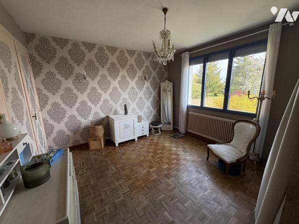 NIORT QUARTIER SOUCHE, pavillon sur sous-sol de 174 m² 