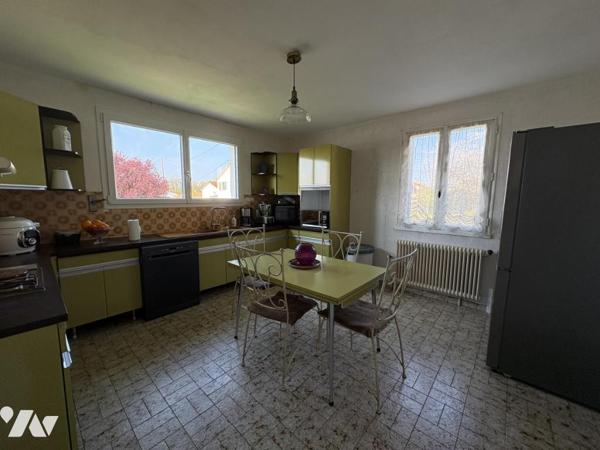 NIORT QUARTIER SOUCHE, pavillon sur sous-sol de 174 m² 