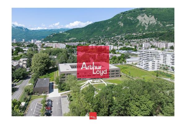 Bureaux à louer à Meylan dans immeuble rénové avec certification BREEAM