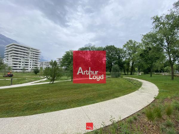 Bureaux à louer à Meylan dans immeuble rénové avec certification BREEAM