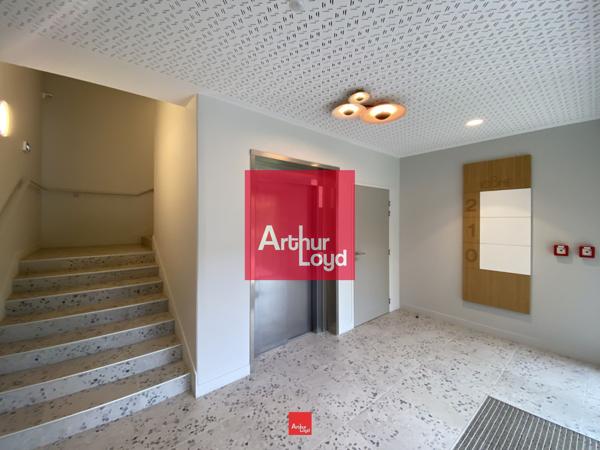 Bureaux à louer à Meylan dans immeuble rénové avec certification BREEAM