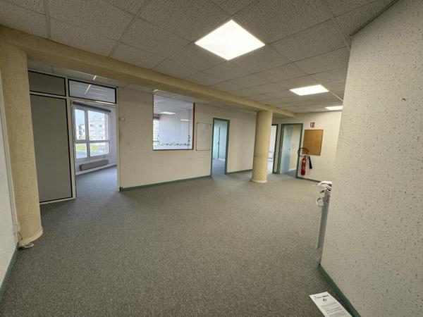 SAINT-PIERRE-DES-CORPS GARE TGV BUREAUX A LOUER DE 107 M²