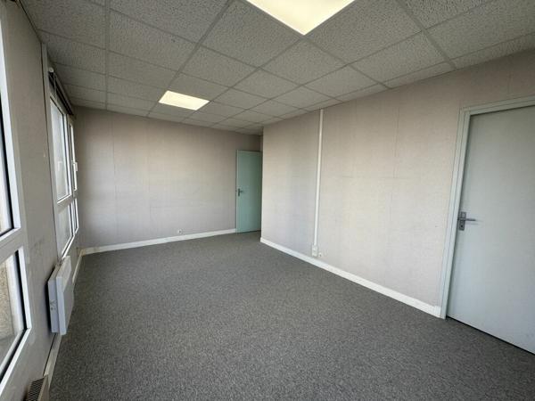 SAINT-PIERRE-DES-CORPS GARE TGV BUREAUX A LOUER DE 107 M²