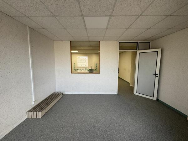 SAINT-PIERRE-DES-CORPS GARE TGV BUREAUX A LOUER DE 107 M²