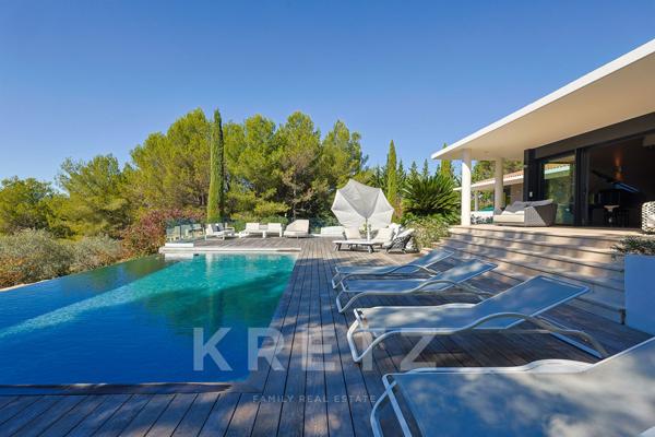 Villa d'architecte d'exception dans un cadre enchanteur