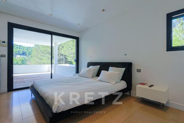 Villa d'architecte d'exception dans un cadre enchanteur