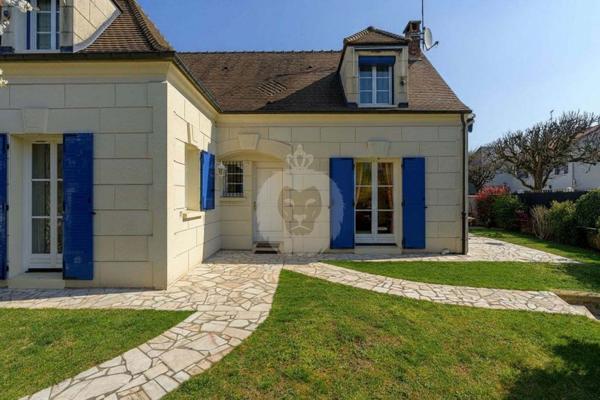 Maison
                                                                                                                                                                                                                                                                                                                        6 pièce(s)                                                                                                                                                                                                          4 chambre(s)                                                                                                                                                                                                          171  m²