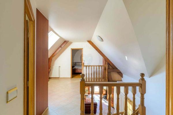 Maison
                                                                                                                                                                                                                                                                                                                        6 pièce(s)                                                                                                                                                                                                          4 chambre(s)                                                                                                                                                                                                          171  m²