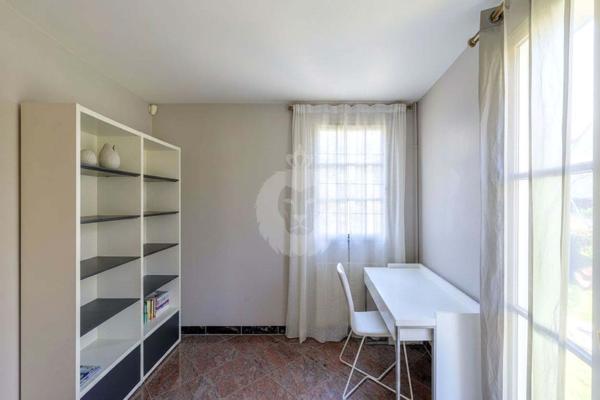 Maison
                                                                                                                                                                                                                                                                                                                        6 pièce(s)                                                                                                                                                                                                          4 chambre(s)                                                                                                                                                                                                          171  m²