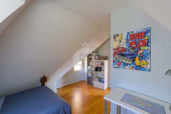 Maison
                                                                                                                                                                                                                                                                                                                        6 pièce(s)                                                                                                                                                                                                          4 chambre(s)                                                                                                                                                                                                          171  m²