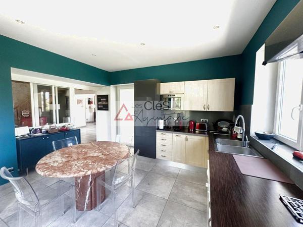 Maison 6 pièce(s) 5 chambre(s) 223 m²