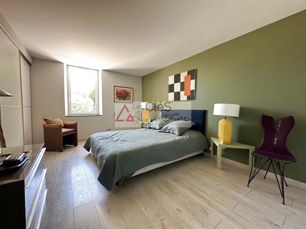 Maison 6 pièce(s) 5 chambre(s) 223 m²