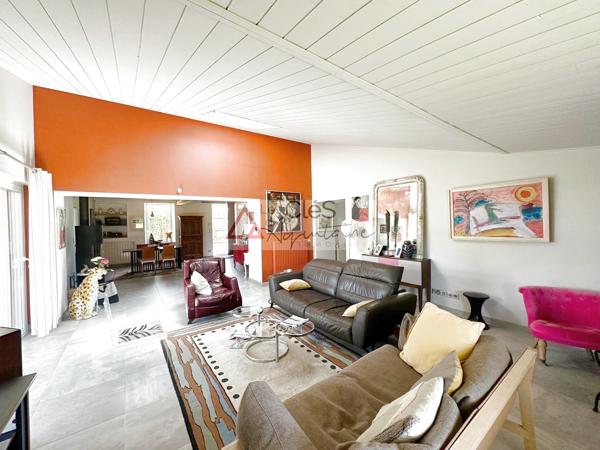 Maison 6 pièce(s) 5 chambre(s) 223 m²