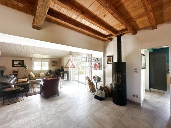 Maison 6 pièce(s) 5 chambre(s) 223 m²