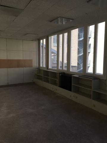 Proche Limoges centre - Plateau de Bureaux de 400 m² à rafraîchir