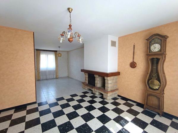 EN VENTE - GARCHIZY - Maison 4 chambres sur sous-sol