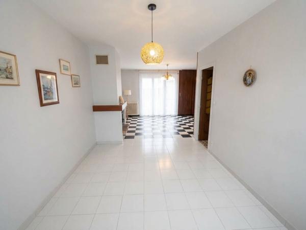EN VENTE - GARCHIZY - Maison 4 chambres sur sous-sol