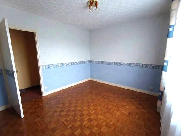 EN VENTE - GARCHIZY - Maison 4 chambres sur sous-sol
