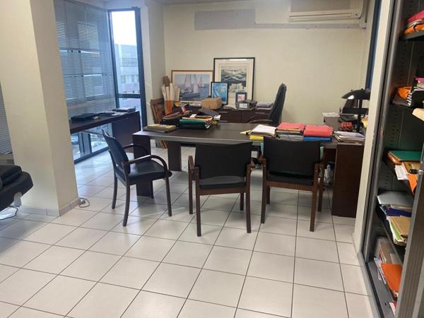 Bureaux 106 m2 Le Lamentin