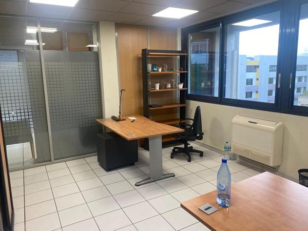 Bureaux 106 m2 Le Lamentin