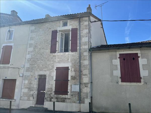 Maison à vendre |  Ruffec |  4 pièces | 88 m²