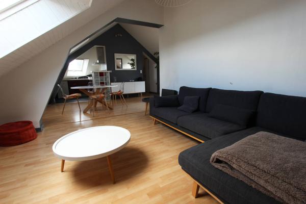 UN LUMINEUX APPARTEMENT, MEUBLÉ, DE TYPE 3. -